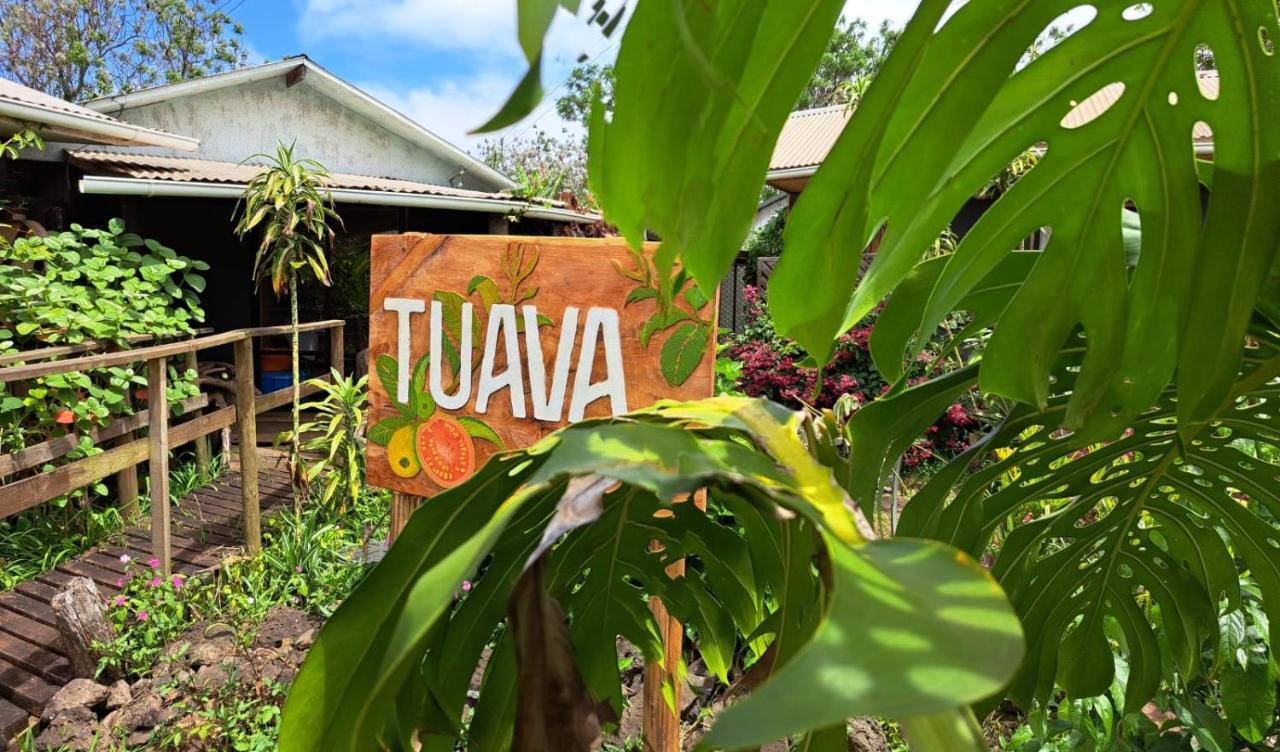 Tuava Lodge Hanga Roa Eksteriør bilde